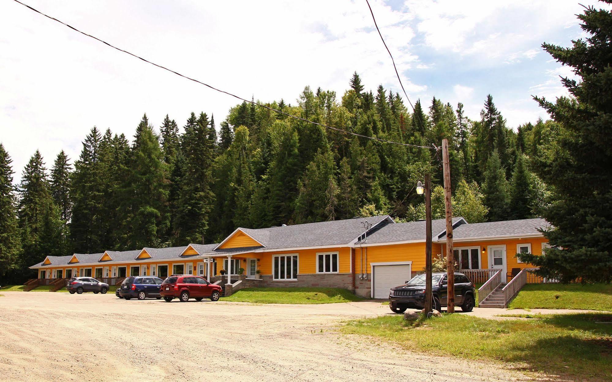 Motel 149 Mont-Tremblant Eksteriør bilde